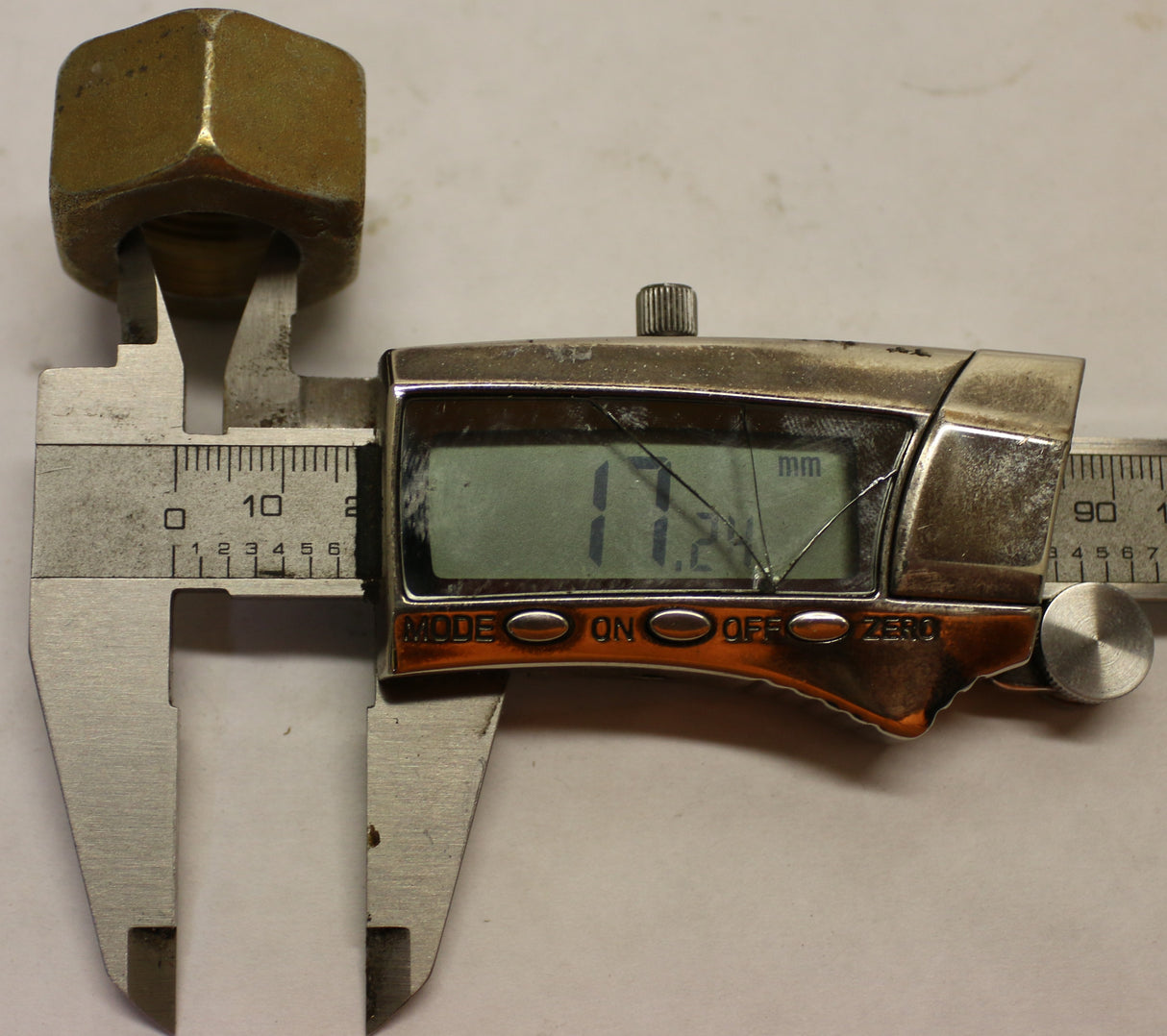 MANITOWOC GROVE ­-­ A-00377-20 ­-­ NUT/17G M24X15