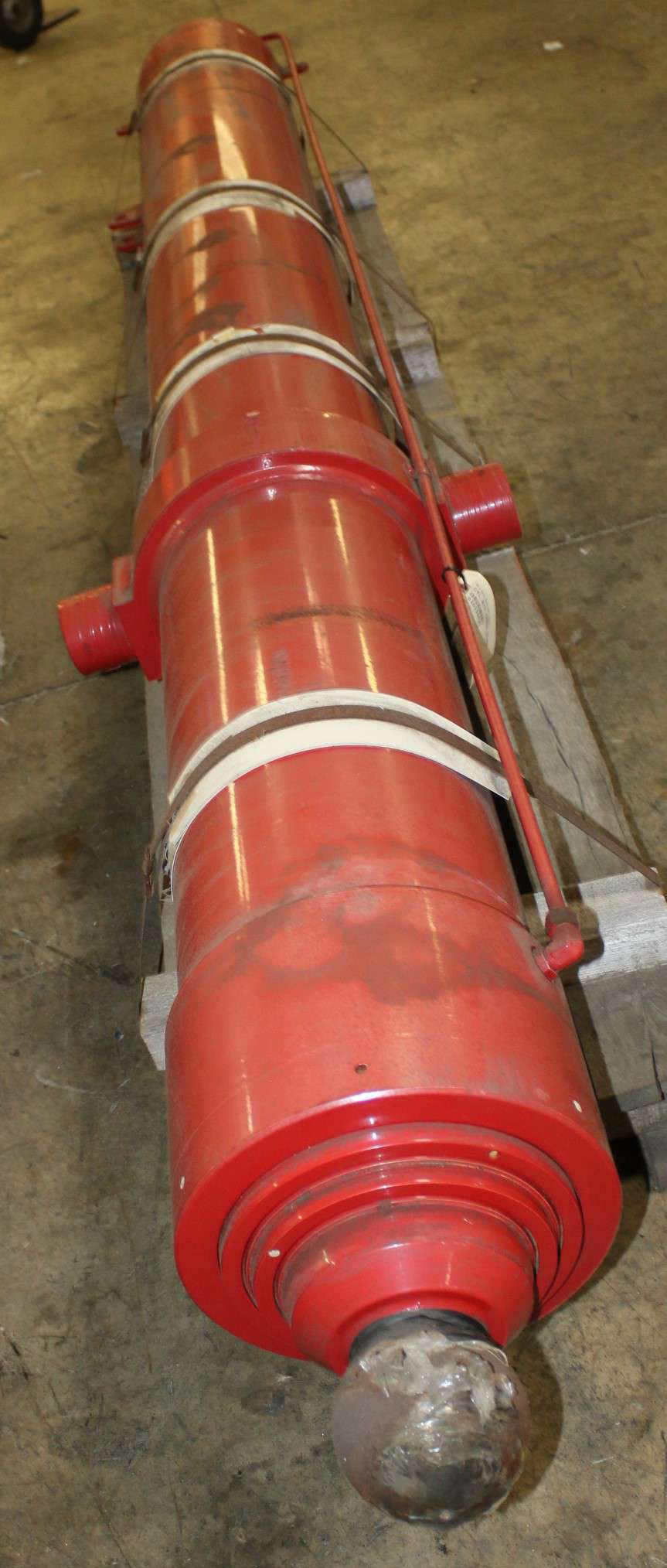 MANITOWOC GROVE ­-­ 810144020 ­-­ CYL HYD THREE STAGE