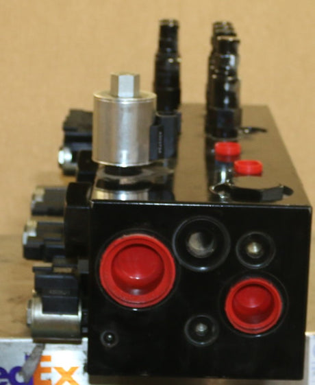 MANITOWOC GROVE ­-­ 810199250 ­-­ VALVE ASSY BOOM RAISE CONTROL