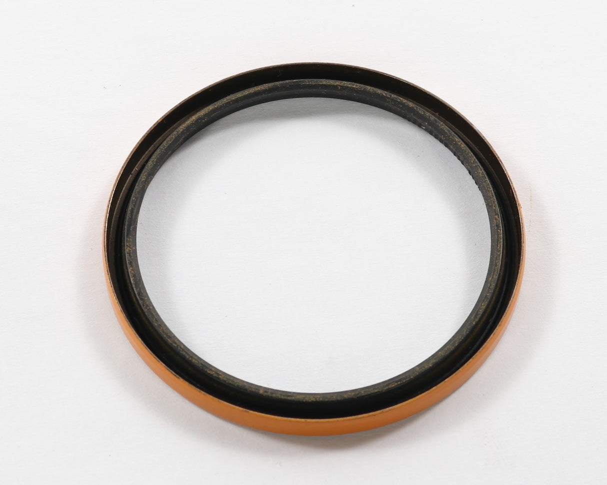 MACK ­-­ 25623772 ­-­ OIL SEAL