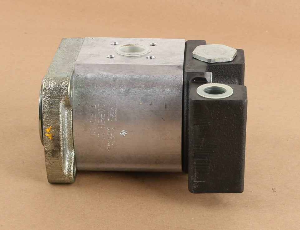 BOSCH ­-­ 1-518-222-273 ­-­ HYDRAULIC GEAR PUMP