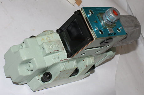 KAWASAKI ­-­ VJ8911168098 ­-­ VALVE CONTROL