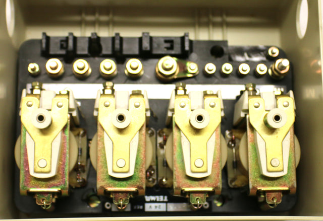 TELMA RETARDER INC  ­-­ JD332121 ­-­ RELAY CONTROL BOX 24V