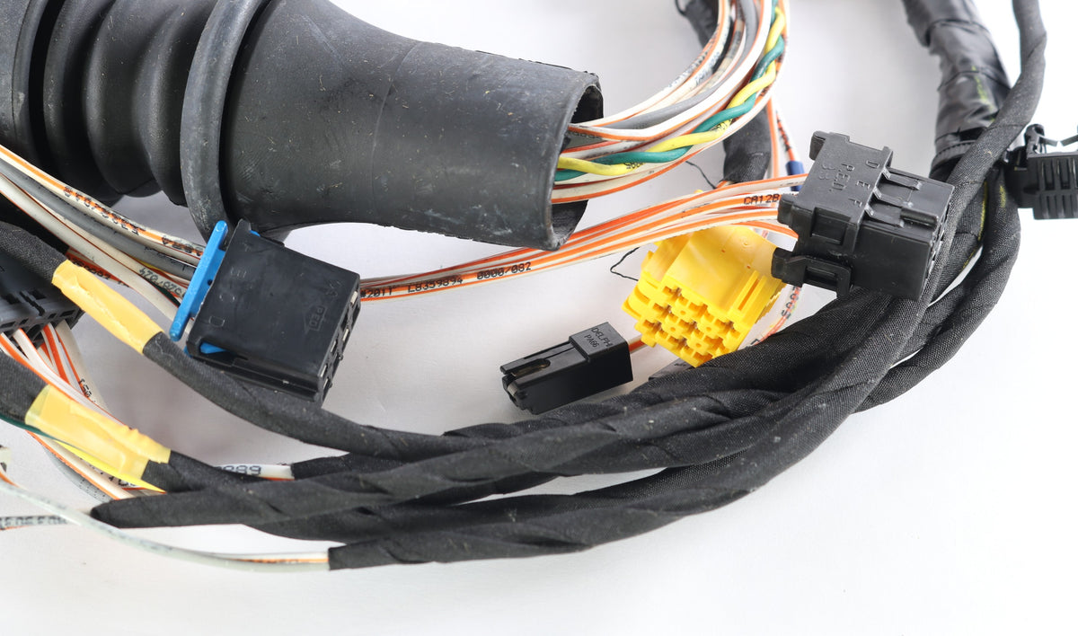 VOLVO ­-­ 23207348 ­-­ WIRES