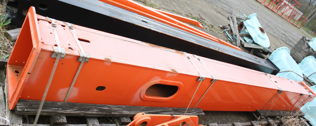 JLG ­-­ 91516010 ­-­ BOOM SECOND SECTION