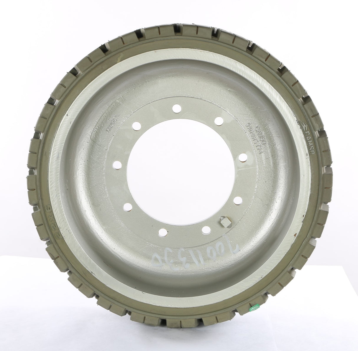 JLG ­-­ 70011330 ­-­ TIRE 22X6X16 WHEEL (NON MARK)