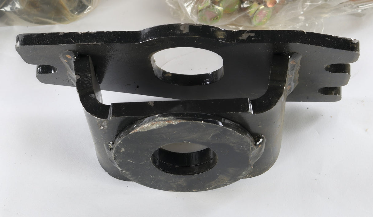 BOBCAT ­-­ 7121998 ­-­ KIT ENGINE MOUNT 430 & 435 EXCAVATOR