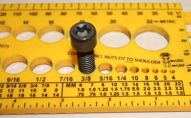 BOBCAT ­-­ 6666219 ­-­ SCREW