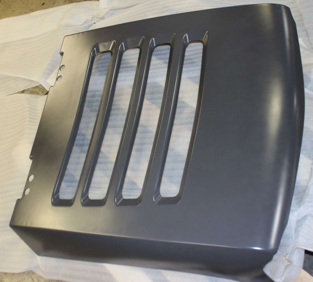 VOLVO ­-­ 16020156 ­-­ HOOD TRIM