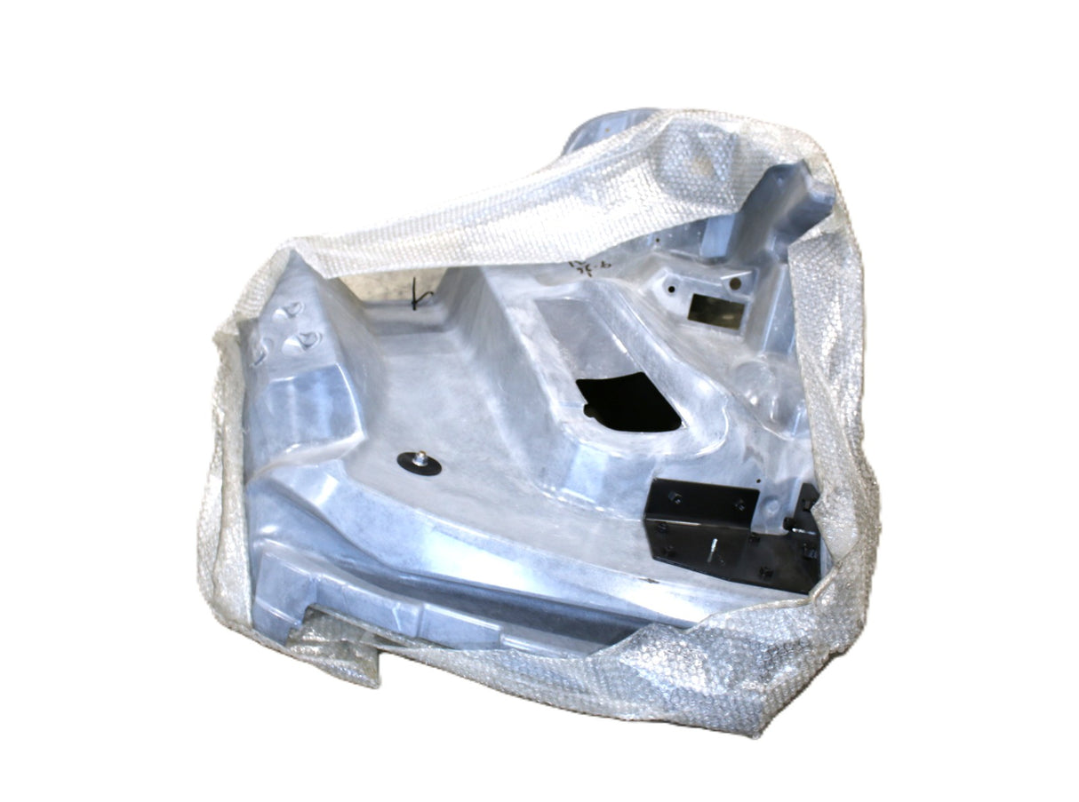 VOLVO ­-­ 82755765 ­-­ HEADLAMP HOUSING