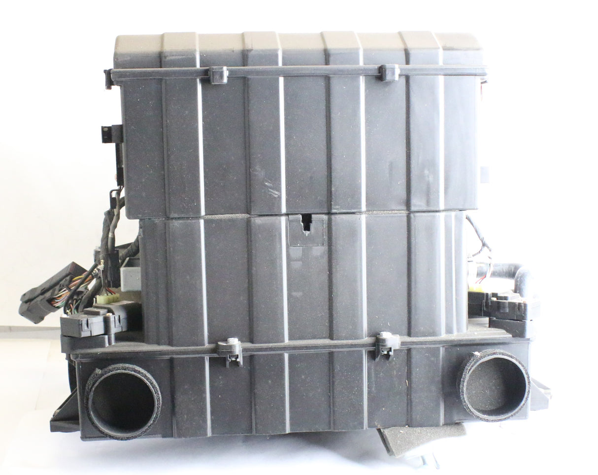 VOLVO ­-­ 14689738 ­-­ AIR CONDITIONING UNIT