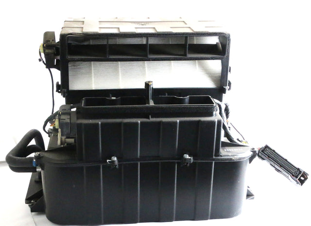 VOLVO ­-­ 14689738 ­-­ AIR CONDITIONING UNIT
