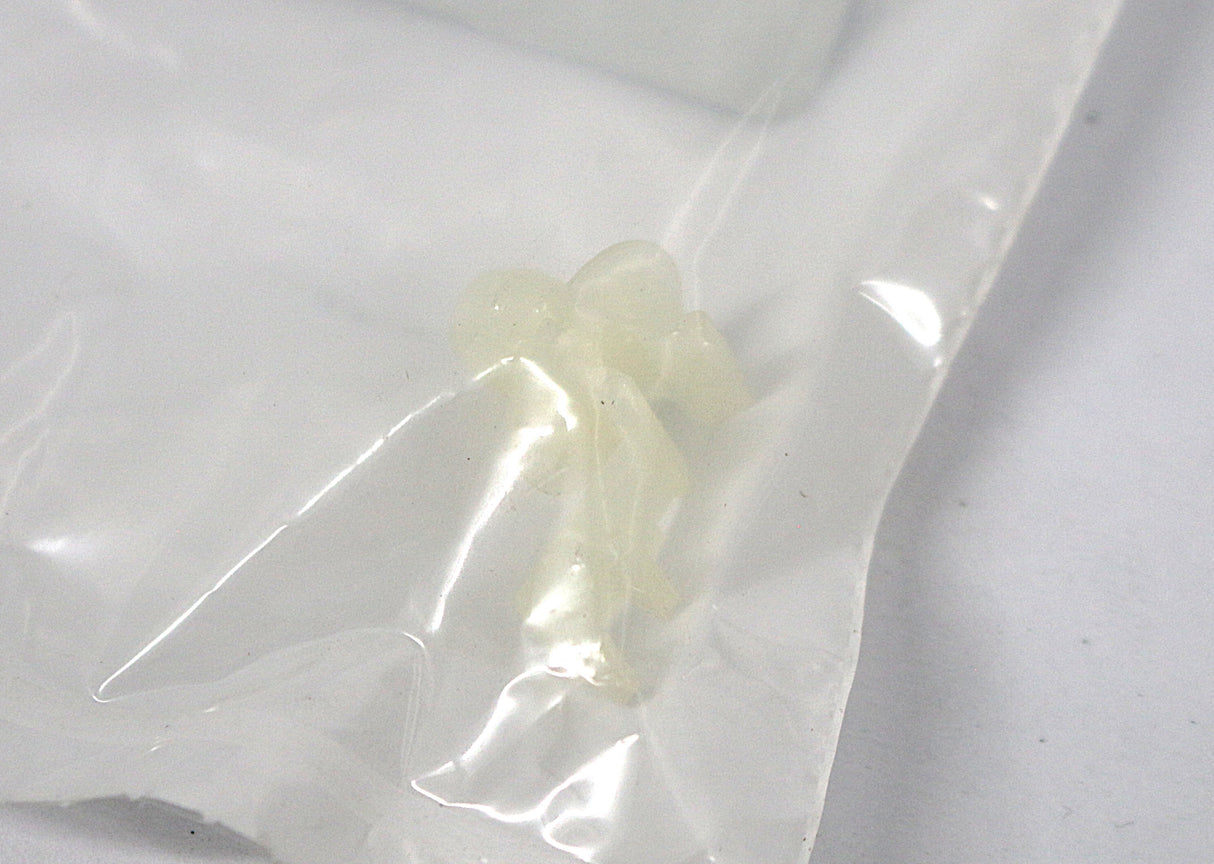 BERGSTROM ­-­ 630051 ­-­ WHITE PLASTIC CLIP