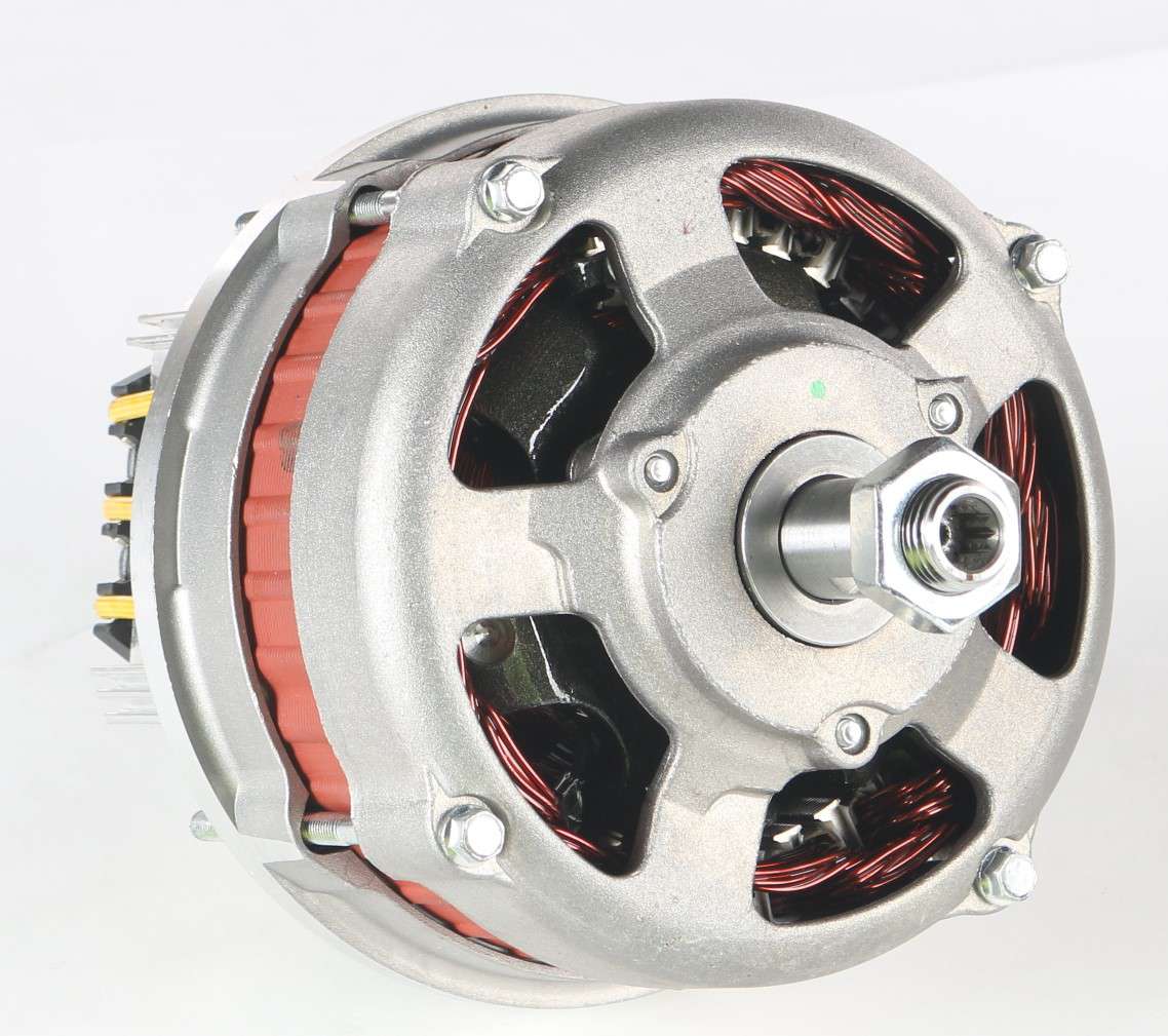 DEUTZ DIESEL ­-­ 0410-3905 ­-­ ALTERNATOR