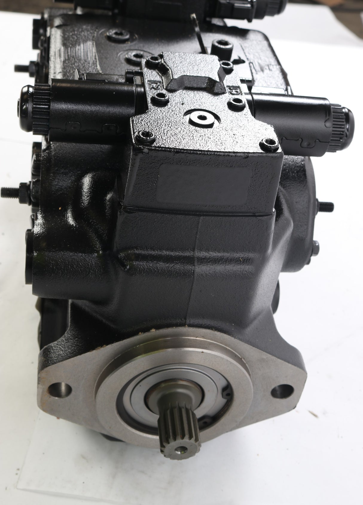 VOLVO ­-­ 12826877 ­-­ HYDRAULIC PUMP