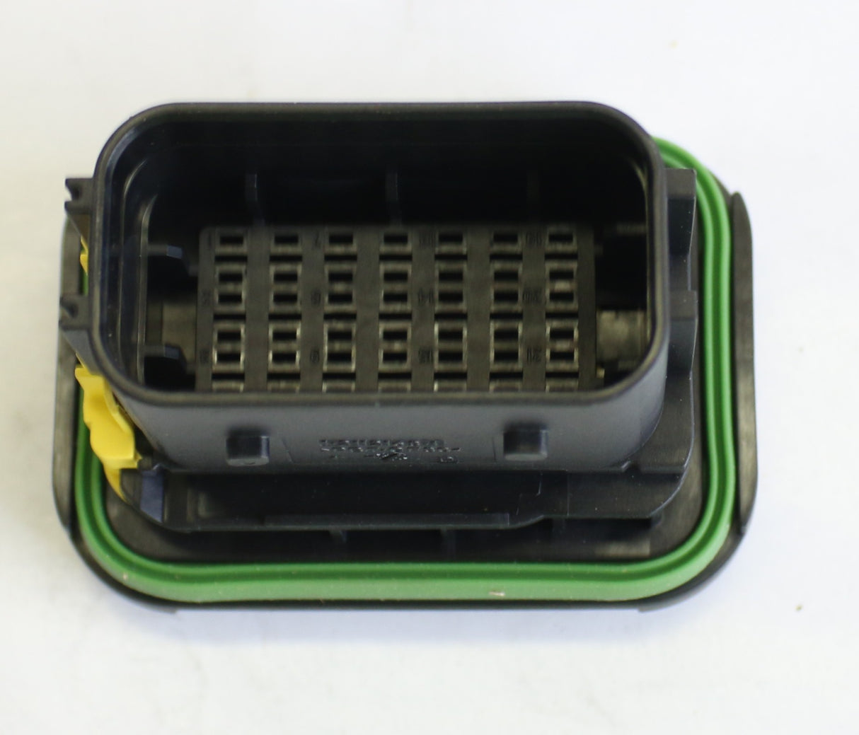 VOLVO ­-­ 994469 ­-­ HOUSING
