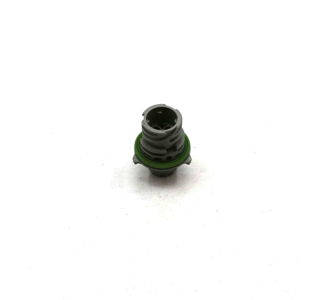 VOLVO ­-­ 990704 ­-­ HOUSING