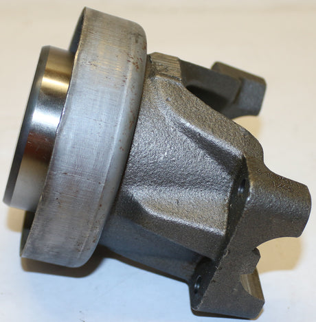 DANA ­-­ 3-4-10461-1X ­-­ END YOKE ASSY - HALF ROUND STYLE - 1410 SERIES