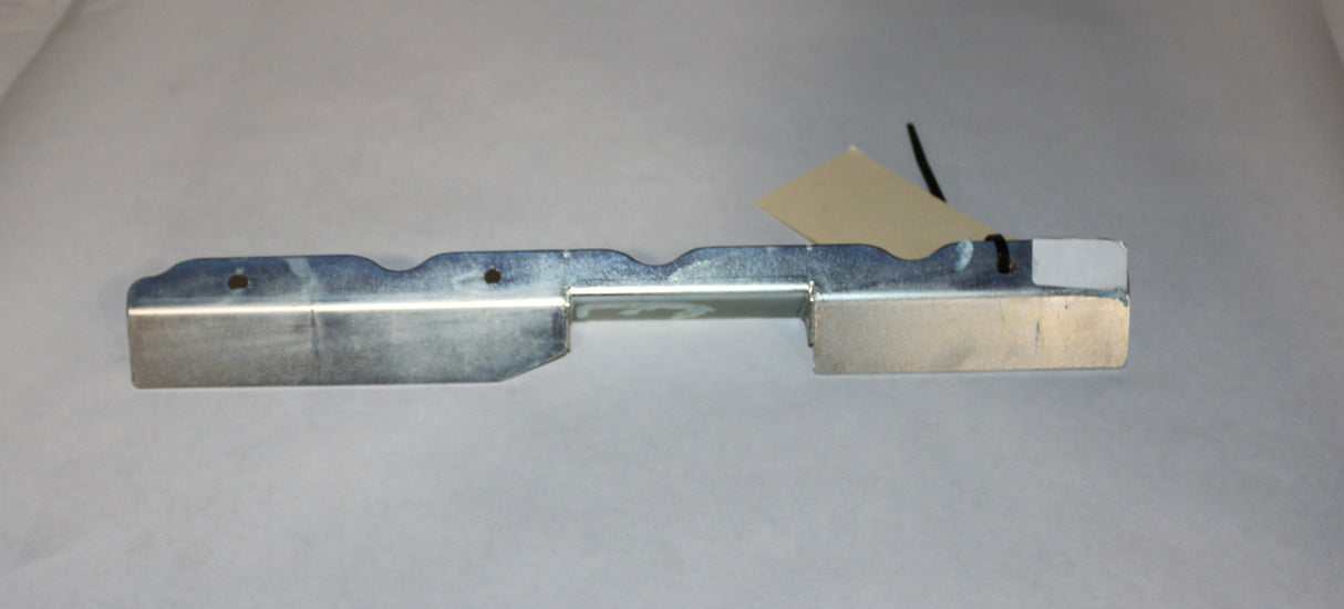 JLG ­-­ 70025204 ­-­ HEAT SHIELD