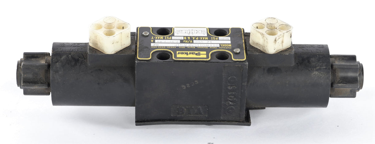 PARKER ­-­ D1VW011CNKW1P ­-­ HYDRAULIC DIRECTIONAL CONTROL VALVE 12VDC 3000PSI