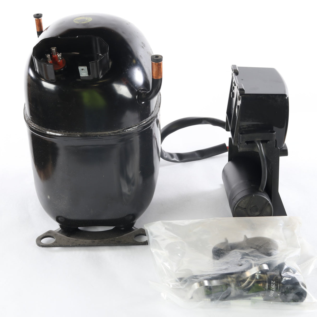 EMBRACO ­-­ NJ6220Z ­-­ REFRIGERATION COMPRESSOR - HERMETIC R-134a