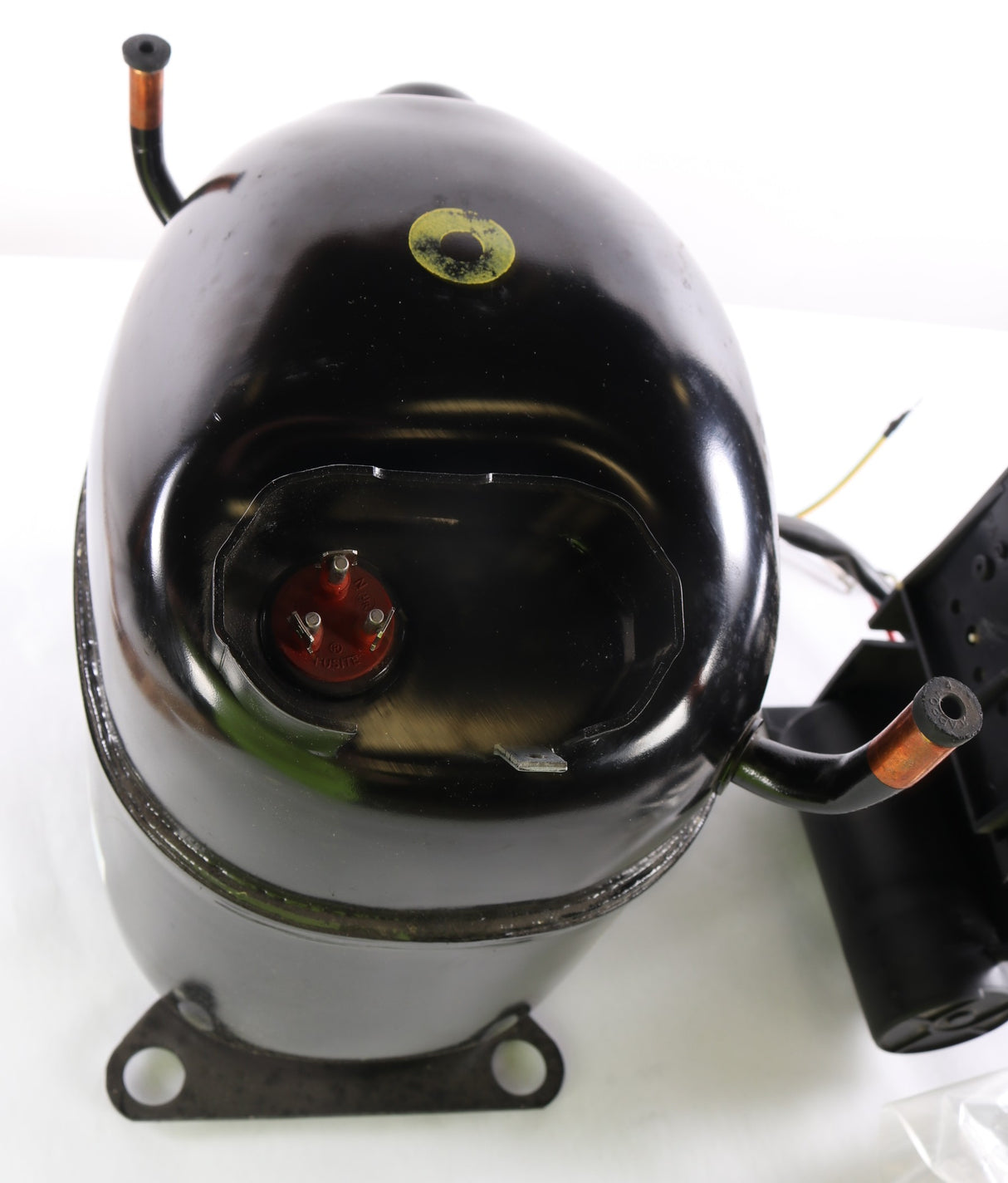 EMBRACO ­-­ NJ6220Z ­-­ REFRIGERATION COMPRESSOR - HERMETIC R-134a