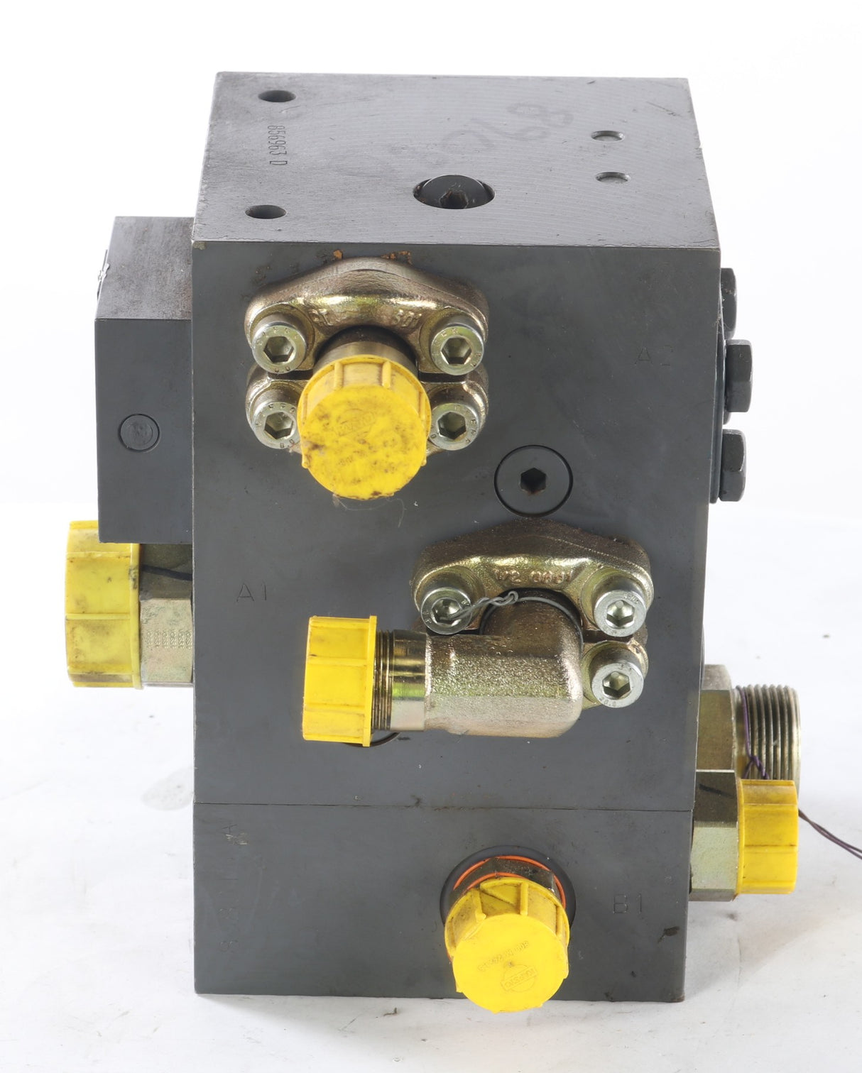 WIRTGEN ­-­ 89083 ­-­ FLOW DIVIDER
