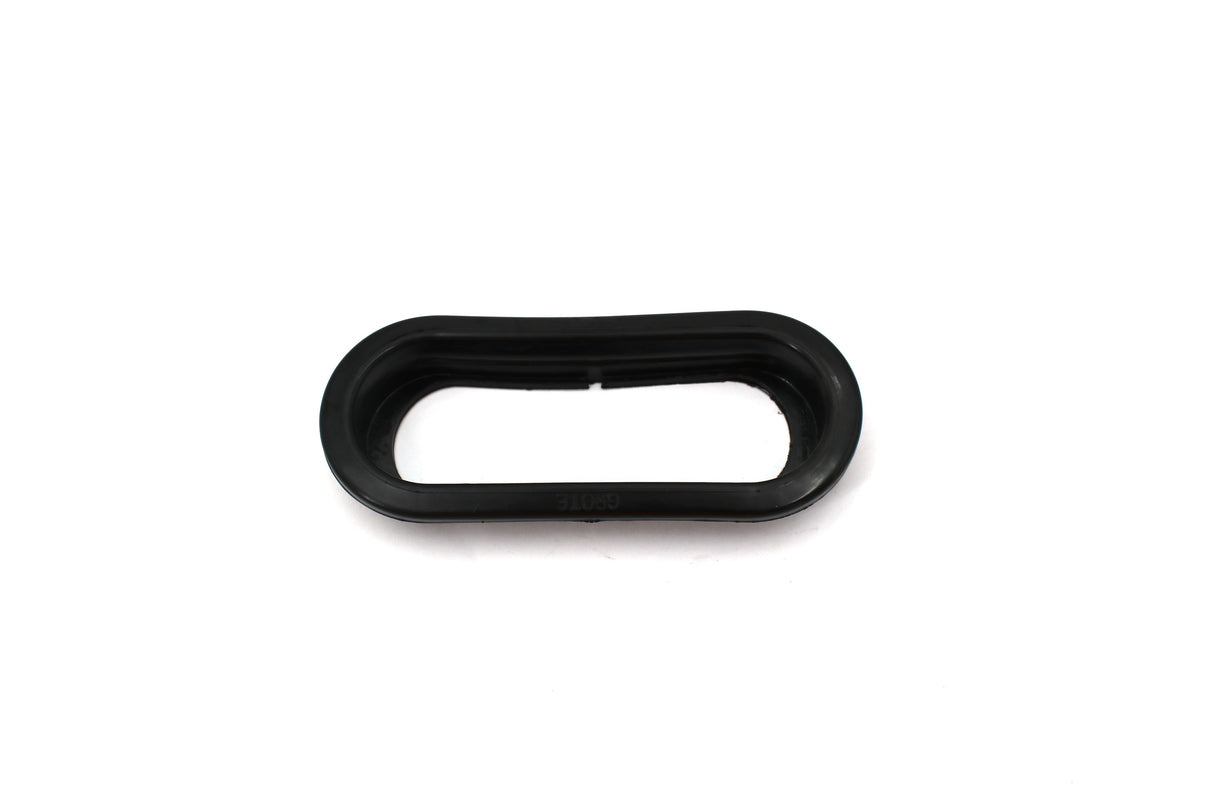 GROTE ­-­ 92420 ­-­ GROMMET - 6IN OVAL