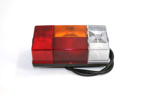 DYNAPAC ­-­ D717906002 ­-­ LIGHT 24V TAIL RH SIDE