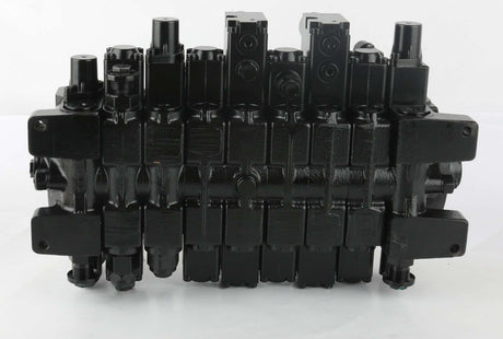 BOBCAT ­-­ 7029611 ­-­ VALVE CONTROL E19|E20 EH