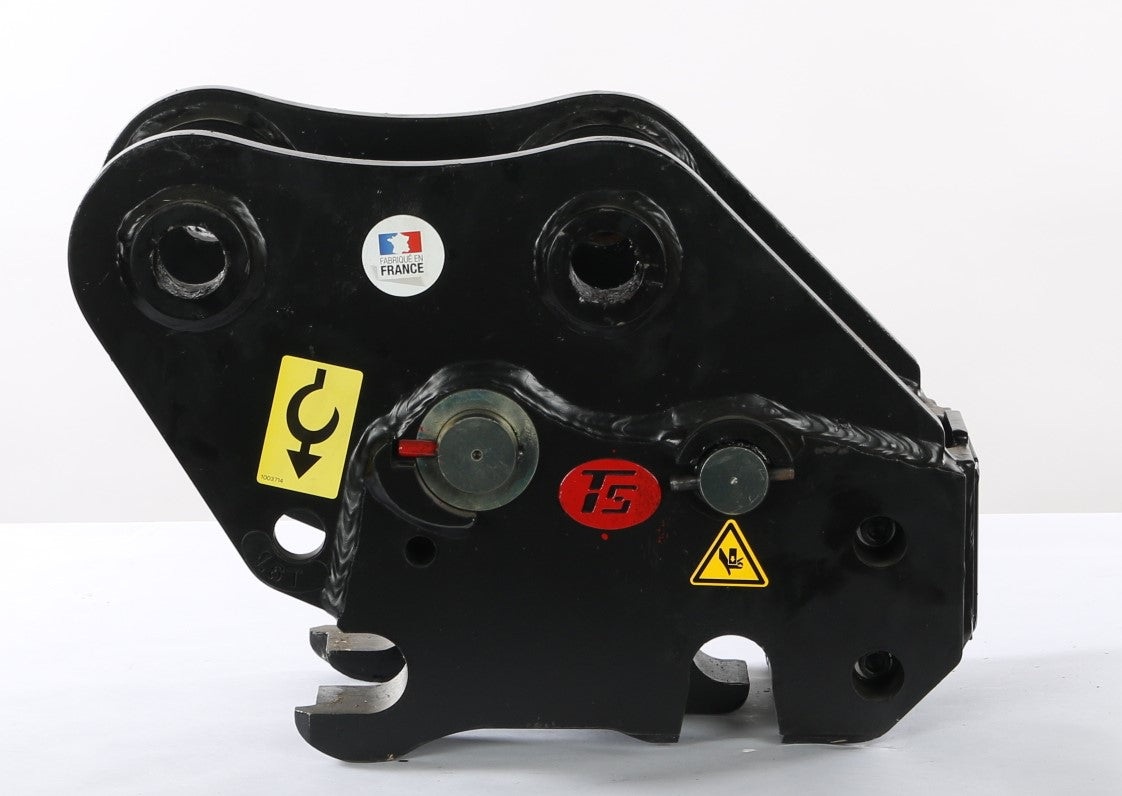 BOBCAT ­-­ 7317993 ­-­ COUPLER TRIGGER
