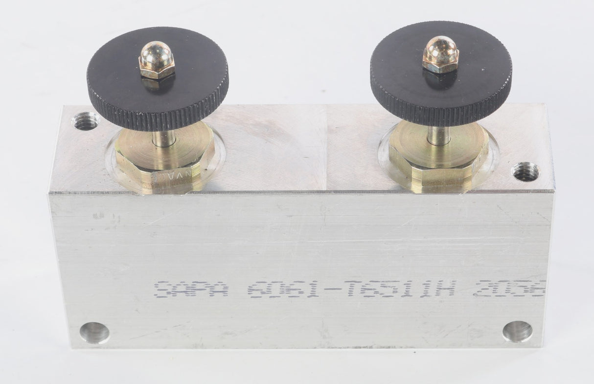 BANDIT ­-­ 900-3944-18 ­-­ dual flow control w/sae #6 por
