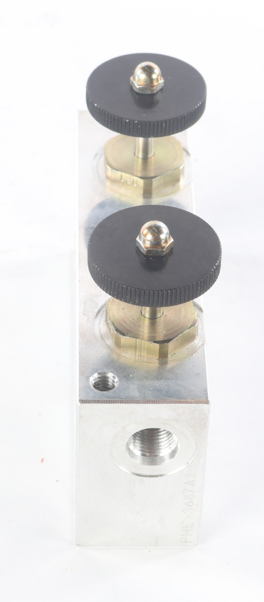BANDIT ­-­ 900-3944-18 ­-­ dual flow control w/sae #6 por