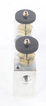 BANDIT ­-­ 900-3944-18 ­-­ dual flow control w/sae #6 por