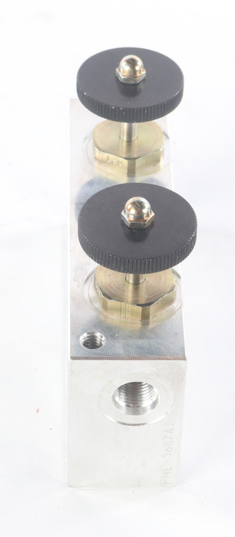 BANDIT ­-­ 900-3944-18 ­-­ dual flow control w/sae #6 por