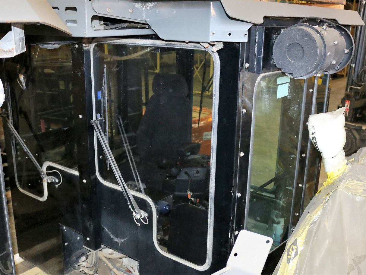 AMERICAN AUGER ­-­ D2090001 ­-­ CAB DW275MT OPERATOR