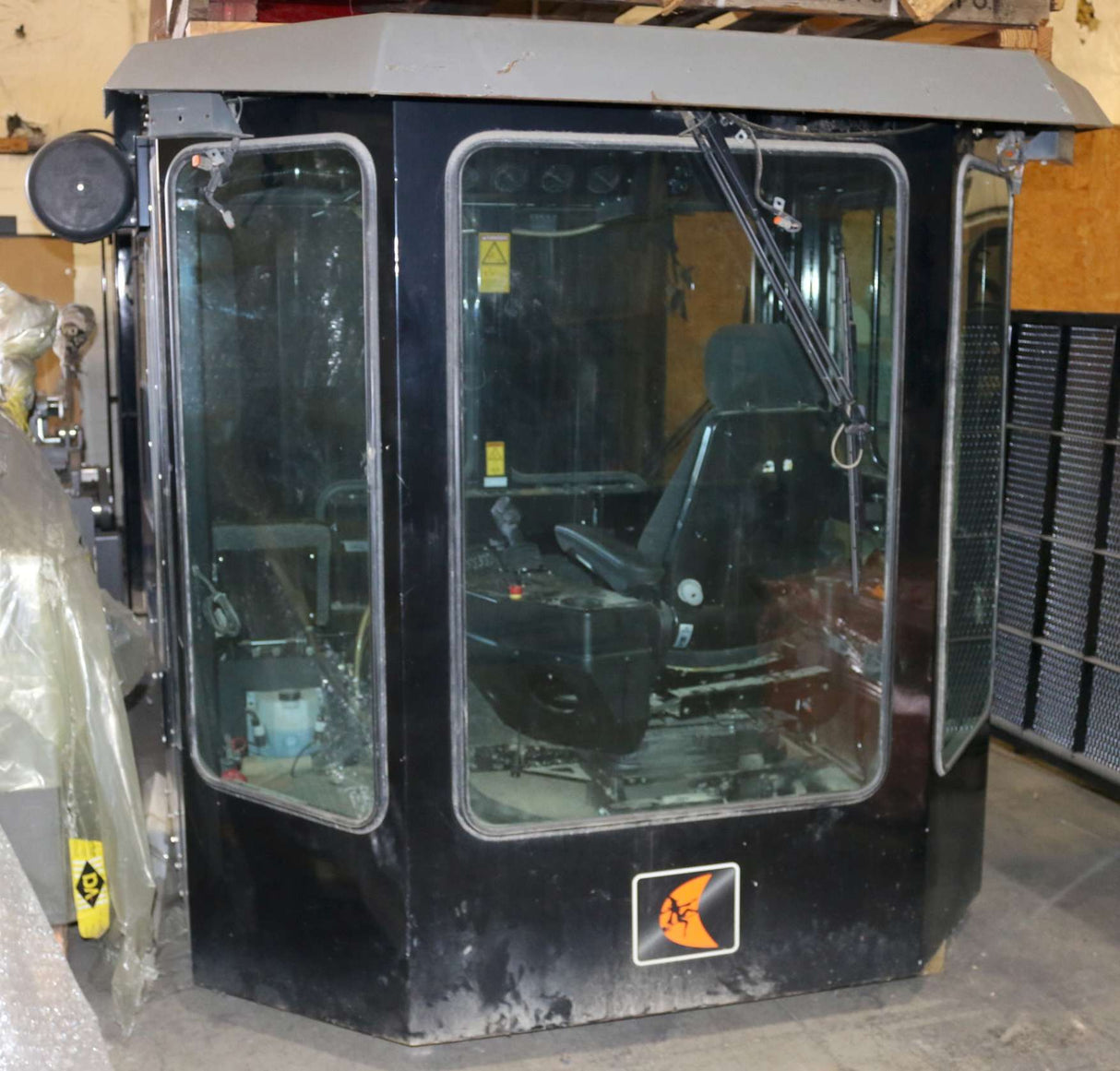 AMERICAN AUGER ­-­ D2090001 ­-­ CAB DW275MT OPERATOR