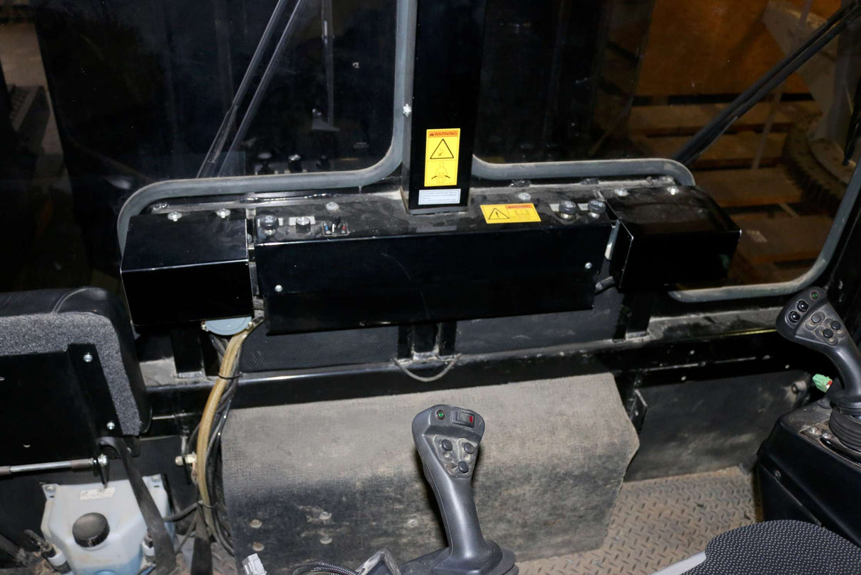 AMERICAN AUGER ­-­ D2090001 ­-­ CAB DW275MT OPERATOR