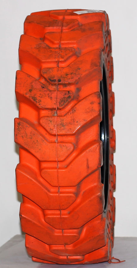 BOBCAT ­-­ 7022983EF ­-­ TIRE FLEX DIRT ORNG LH10X16.5 (30X10)