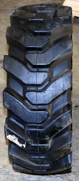 BOBCAT ­-­ 7024824EF ­-­ TIRE FLEX DIRT RH 12X16.5 (33X12)