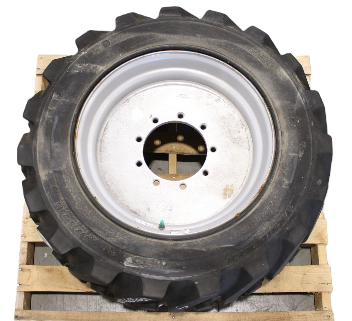 JLG ­-­ 1001097388 ­-­ TIREASS'Y. TIRE & WHEEL