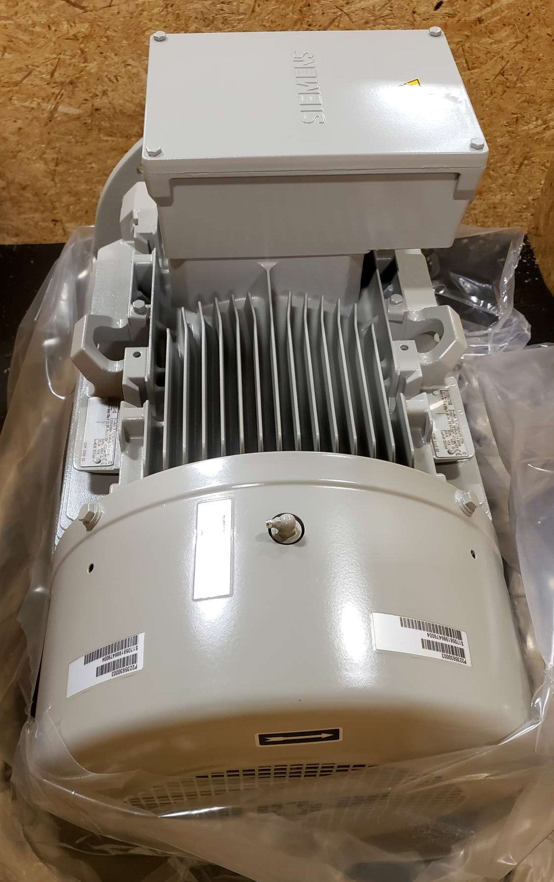 SIEMENS ­-­ 1LA52062AA96-ZT04 ­-­ ELECTRIC MOTOR 30KW 480V 60HZ