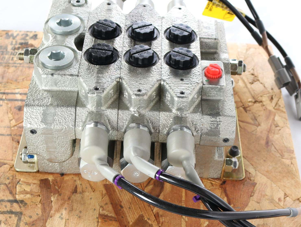 MORBARK ­-­ 26665-342 ­-­ HYDRAULIC CONTROL VALVE 3500psi