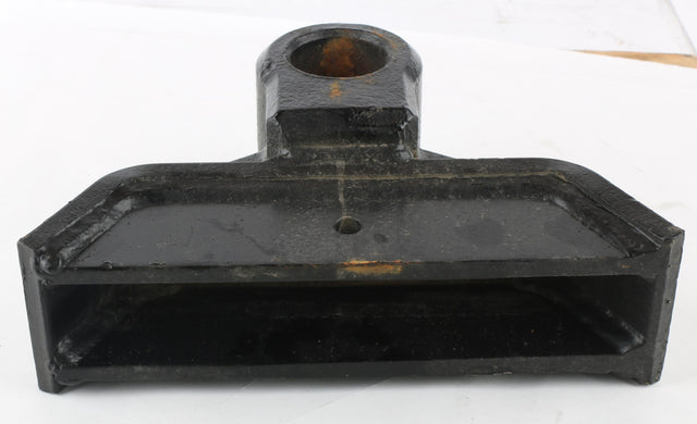 HOLLAND FIFTH WHEEL ­-­ XA-03573-1-P ­-­ CAP S/A BRACKET  BLACK WITHOUT BUSHING
