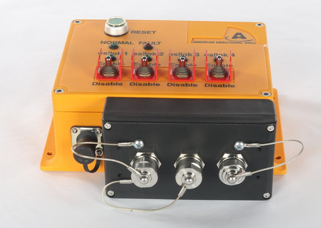 AMERICAN AUGER ­-­ 8ER30010 ­-­ REMOTE CONTROL RECEIVER 434MHz