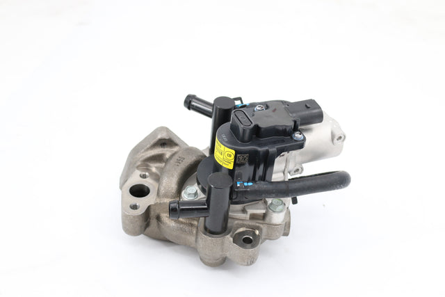 BOBCAT ­-­ 7030456 ­-­ VALVE  EGR