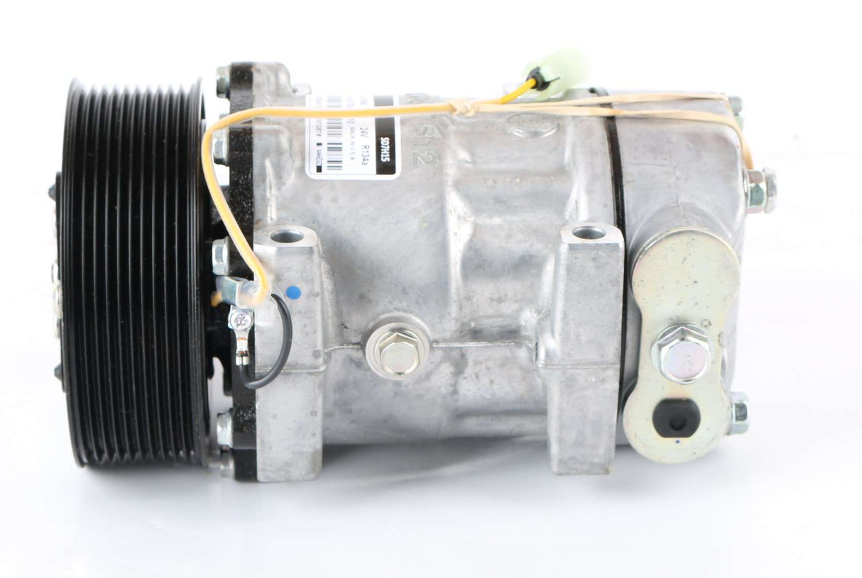 VOLVO PENTA ­-­ 82436934 ­-­ A/C COMPRESSOR