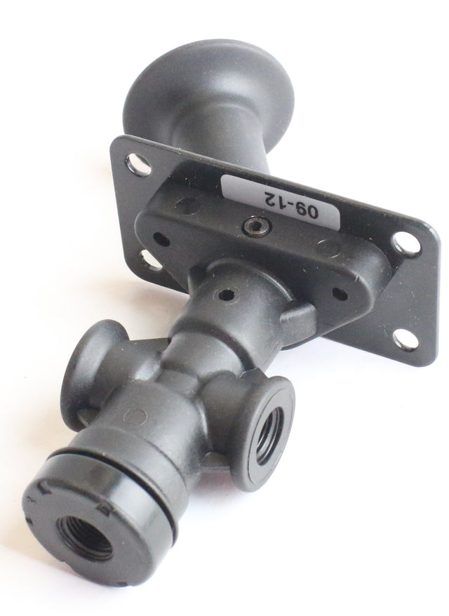 MACK ­-­ 7753-35M18653 ­-­ AIR VALVE
