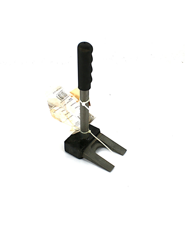 DYNAPAC ­-­ D930425861 ­-­ TOOL: BUSHING PULLER STARTER