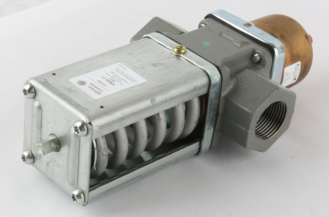 JOHNSON CONTROLS ­-­ V46AD-13C ­-­ WATER REGULATING VALVE